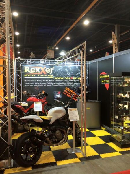 Messestand mit Fortelock PVC-Fliesen